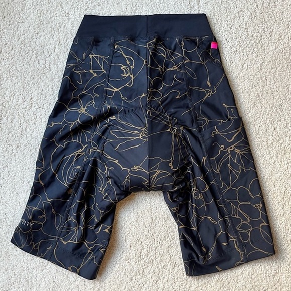 Like new Terry bike cycling shorts size large. - Picture 1 of 11